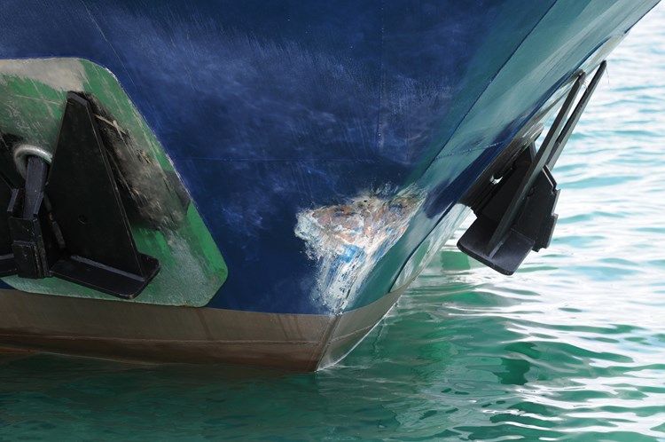 Oštećenje na nadvodnom dijelu broda (D. ŠTIFANIĆ)