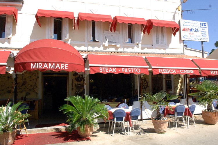 Vrsarski restoran Miramare gdje je kuhar dva puta u tri godine izboden nožem (M. SARDELIN)