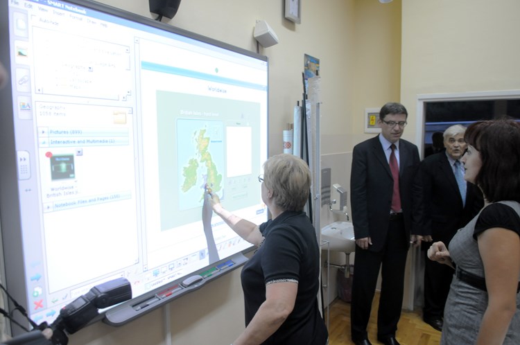 Pametne ploče postat će standard u osnovnim školama (D. ŠTIFANIĆ)