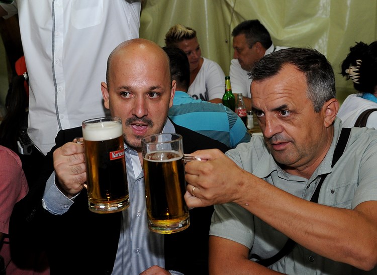 Ministar Gordan Maras (lijevo) na Karlovačkim danima piva (R. FAJT/CROPIX)