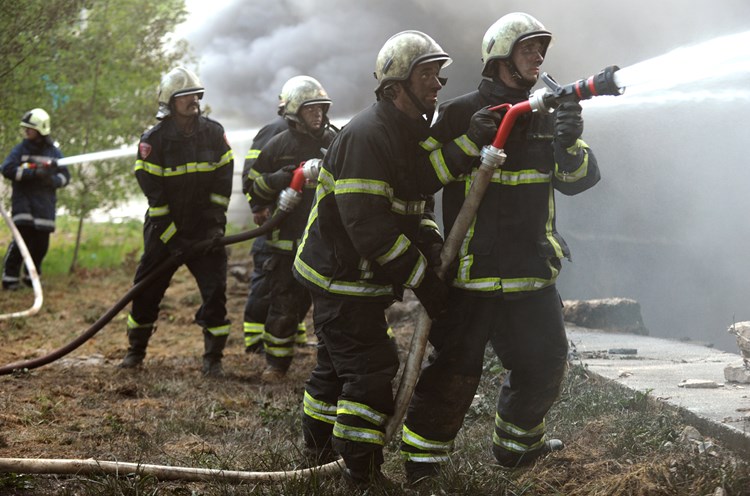Istarski vatrogasci lani su imali 3.241 intervenciju (Ilustracija/Snimio Milivoj MIJOŠEK)