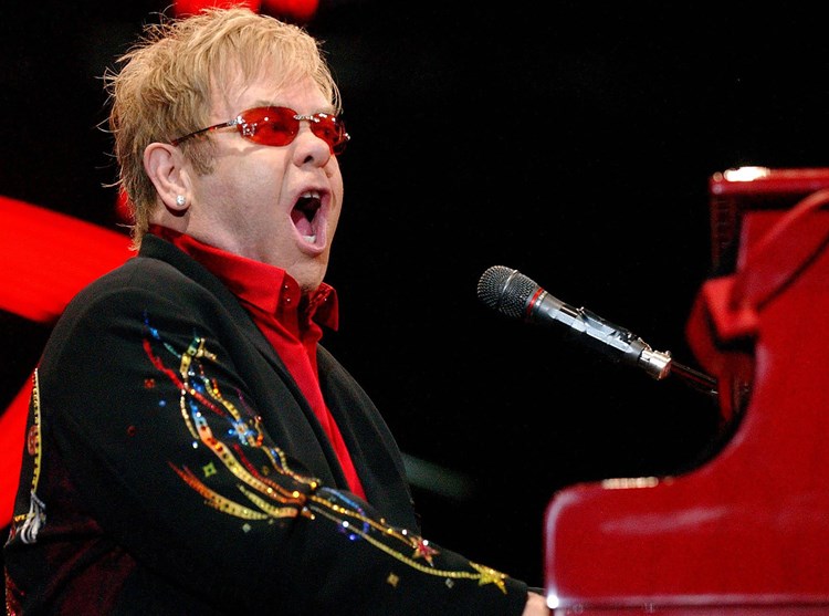 Elton John (Arhiva)