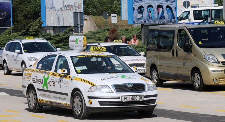 Taxi Cammeo podnijet će tužbu protiv Ureda državne uprave (Manuel ANGELINI)