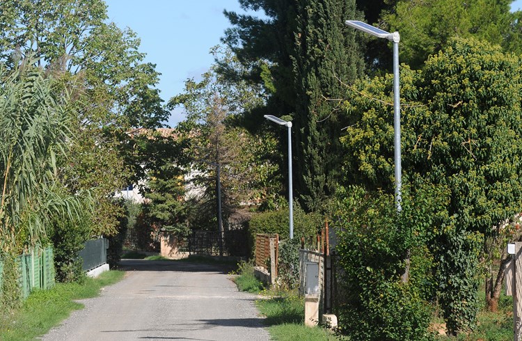 Valbandonska Ulica Pineta dobila je devet solarnih rasvjetnih stupova (M. ANGELINI)