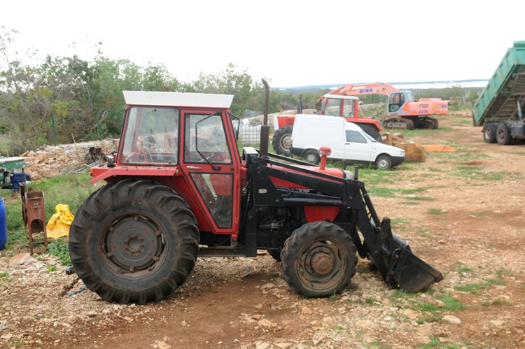 Traktor vrijedan 15 tisuća eura pronađen je u Čepiću (Dejan STIFANIĆ)