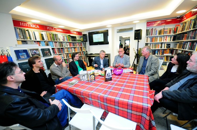 S otvorenja Europskih književnih susreta u knjižari Petit (A. KANCELAR)