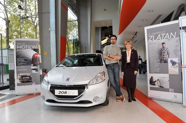 Zlatan Vehabović i Diana Pleština uz unikatni Peugeot 208