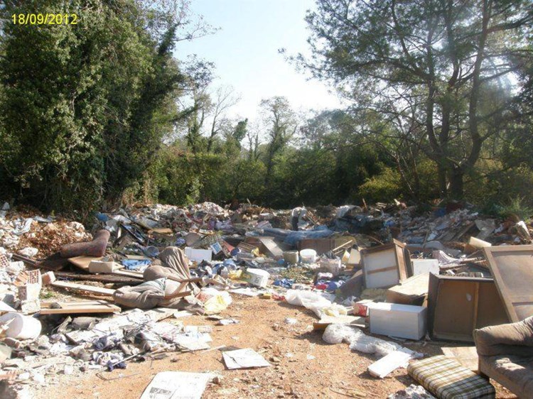 Parcela na kojoj se odlaže krupni otpad u Marčani (P. SOFTIĆ-MEHMEDOVIĆ)