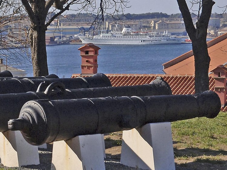 U muzeju na Kaštelu se već nalaze topovi iz 19. stoljeća (Arhiva)