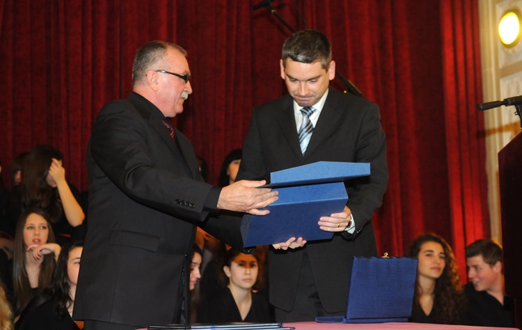 Predsjednik pulske Hvidre Ivica Loparić i gradonačelnik Boris Miletić