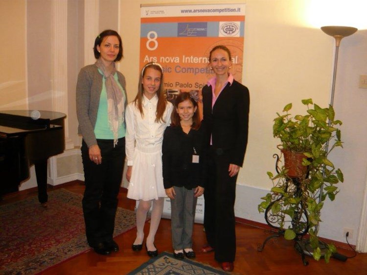 Jenny Brković, Giulia Dobrilović, Eleonora Duka i Samanta Stell nakon natjecanja