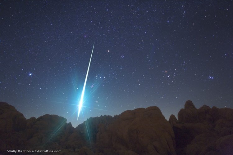 Eksplozija Geminida iznad pustinje Mohave (WEB, Wally Pacholka)