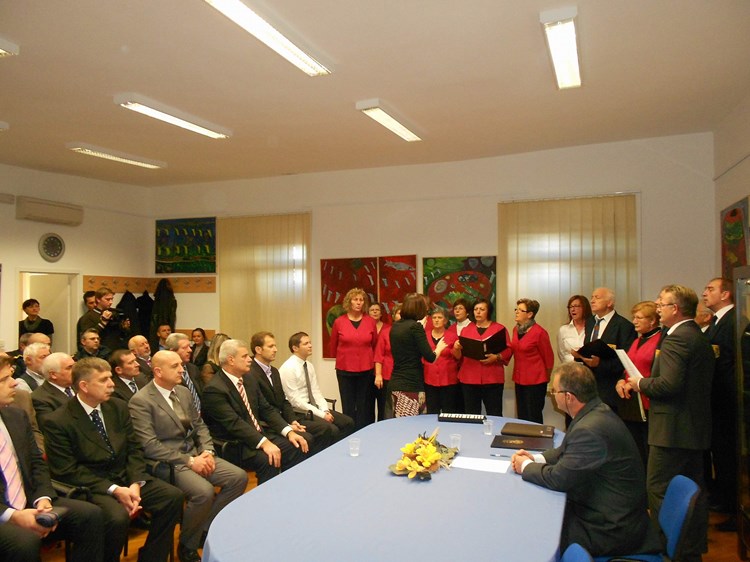 Svečanu sjednicu otvorio je zbor ZT-a Tar San Martino (V. H.)