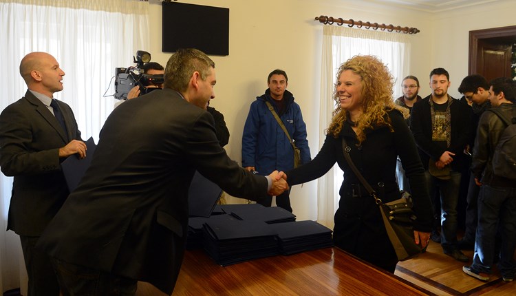 Ugovore o stipendijama studentima je podijelio gradonačelnik (Manuel ANGELINI)
