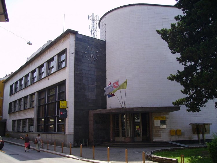 Zgrada Pošte u Puli (Arhiva)