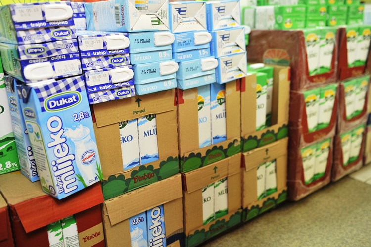 Vlasti BiH ranije su zabranile uvoz mlijeka od hrvatskih proizvođača Dukata i Vindije (S. Vrančić/CROPIX)