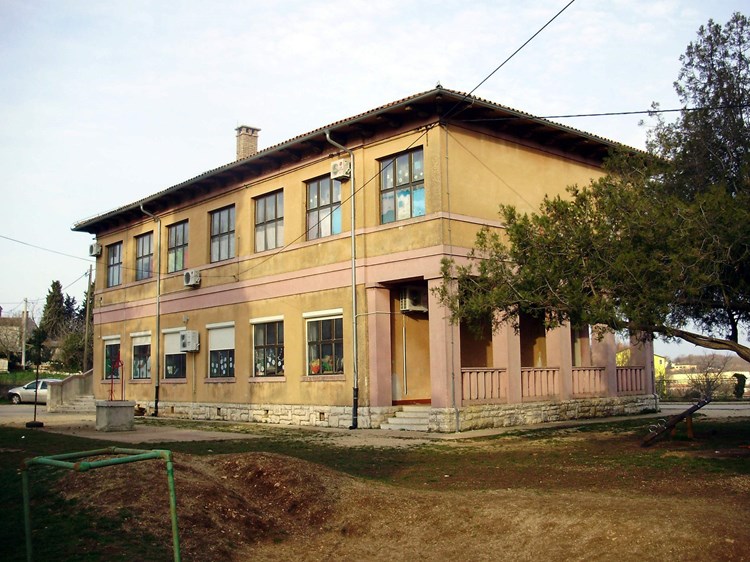 Zgrada škole u Rovinjskom Selu (A. POKRAJAC)