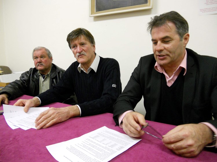 Povjerenik bujskog SRP-a Vladimir Crosilla, Vladimir Kapuralin i Valter Jugovac (K. FLEGAR)