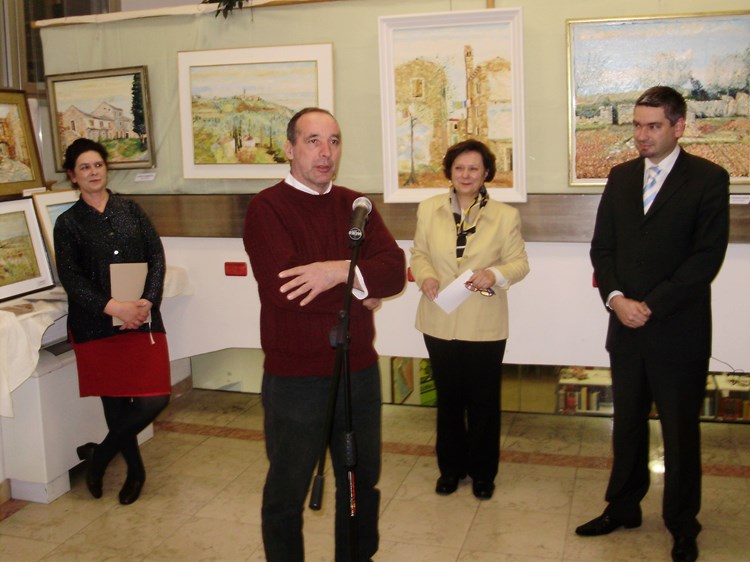 Rajko Ivošević na otvorenju svoje izložbe u pulskoj Gradskoj knjižnici (M. RADIĆ)