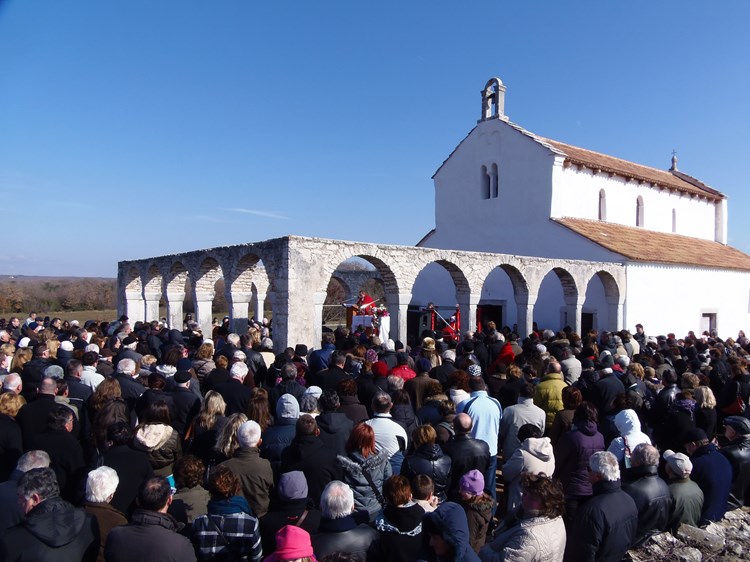 Mnogobrojni vjernici pohodili su baziliku svete Foške