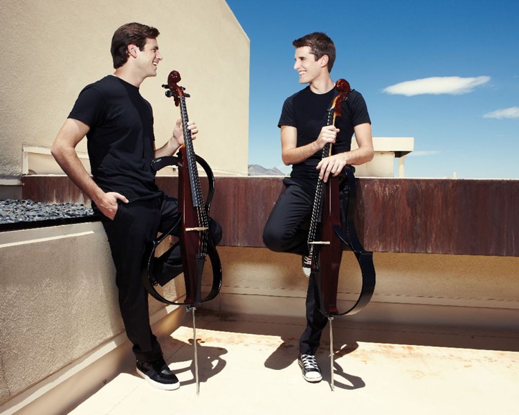 2 Cellosi očarali su cijeli svijet…