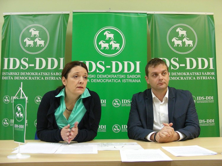 Sandra Manc i Daglas Koraca (T. KOCIJANČIĆ)