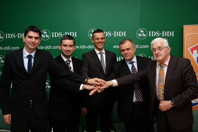 Sporazum su potpisali Alen Damjanić, Boris Miletić, Valter Flego, Nedžad Hiodžić i Josip Anton Rupnik (M. M.)