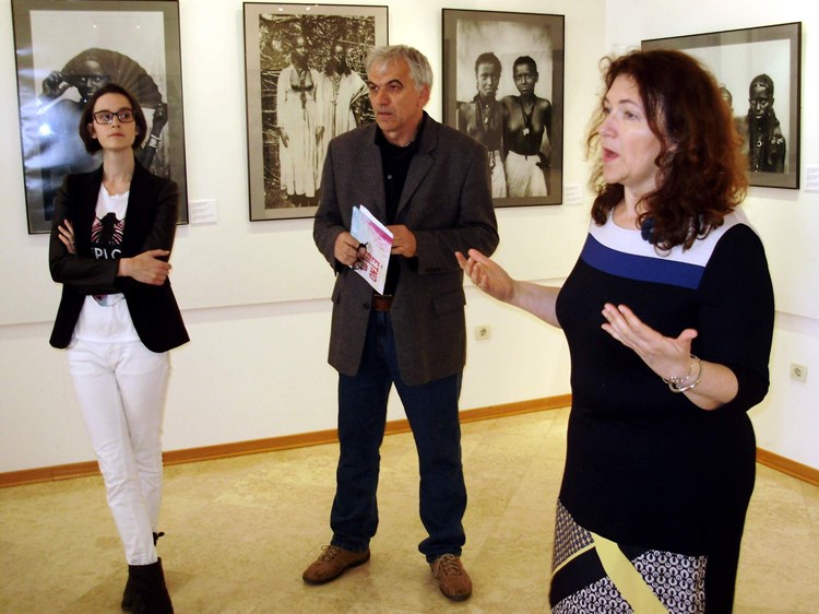 Tamara Nikolić Đerić, Mladen Boljkovac i Lidija Nikočević na otvaranju izložbe 