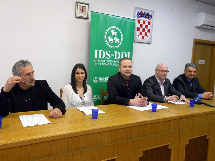 Sergio Kramersteter, Morena Stanivuković, Robert Buzdakin, Lino Miani i Dragan Čirić (K. FLEGAR)