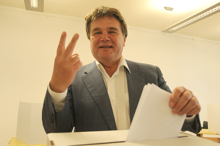Ivan Jakovčić glasao je u Maloj sali POUP-a u Poreču (M. MIJOŠEK)