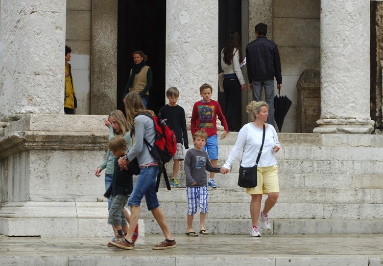 Turisti na Forumu (D. MEMEDOVIĆ)