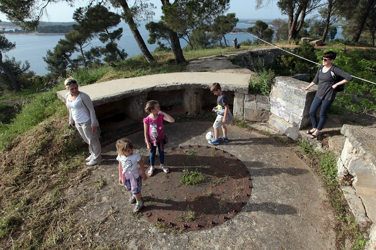 Na zadnjoj fortici, Punta Christu, sve šetače dočekat će okrjepa (Arhiva)