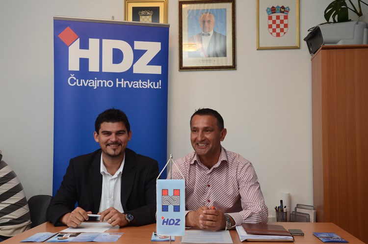 Kandidat za gradonačelnika Nikola Nino Smolčić i nositelj liste Filip Stopić (J. PREKALJ)