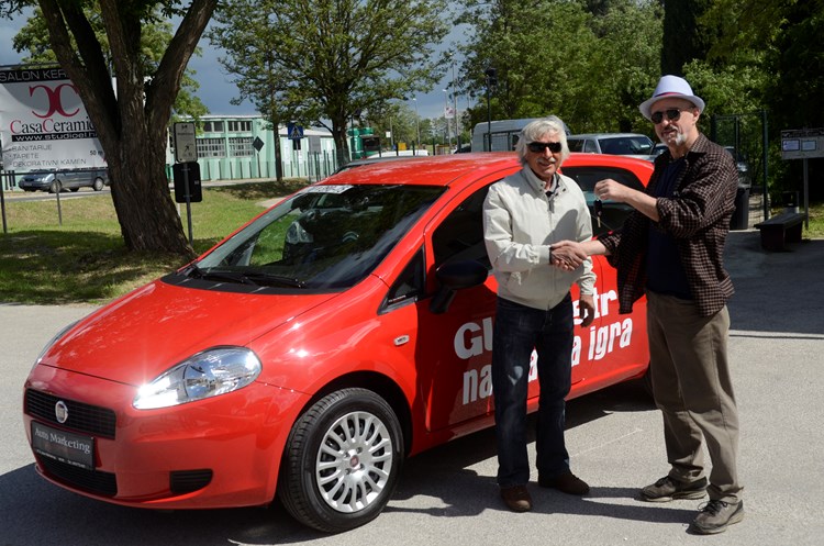 Giandomenicu Giuricinu ključeve automobila uručio je Edi Maružin