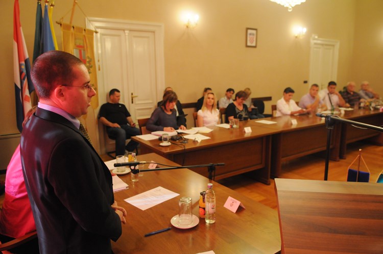 Vijeće je za potpisivanje sporazuma ovlastilo gradonačelnika (D. ŠTIFANIĆ)