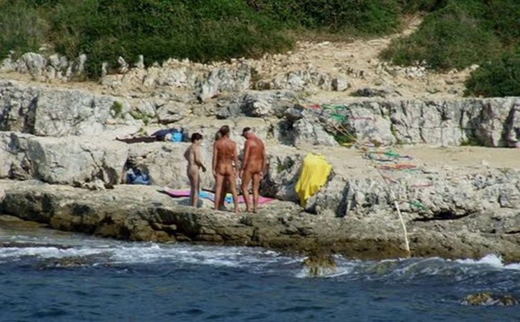 Ljetne aktivnosti na plaži Punta Križa