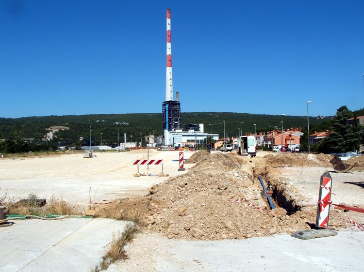 Izgradnja parkirališta za trajektno pristanište u Plomin Luci  (R. S.)