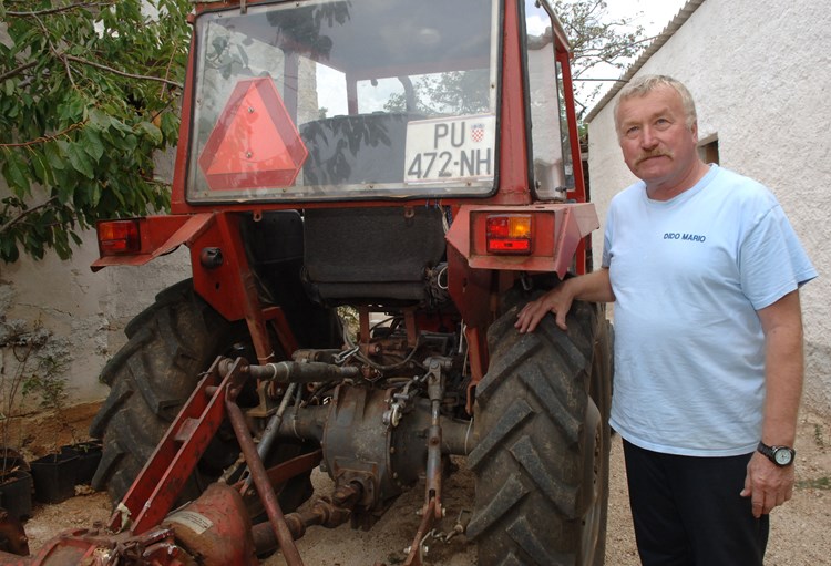 Stranka u postupku uvijek posljednja sazna - Marijan Mišan s traktorom (Danilo MEMEDOVIĆ)
