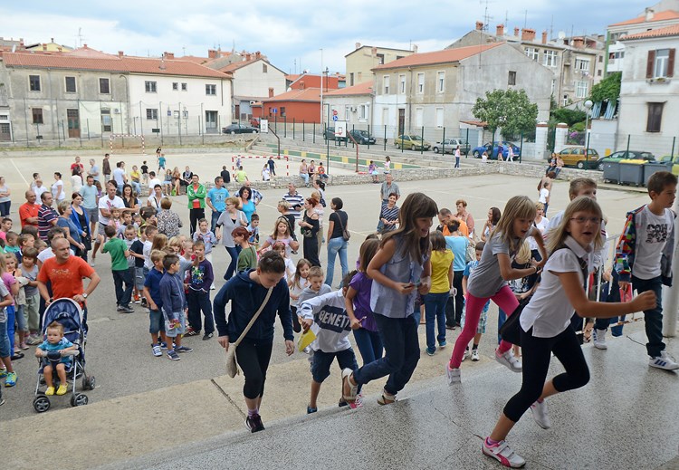 Počelo je, počelo… (M. ANGELINI)