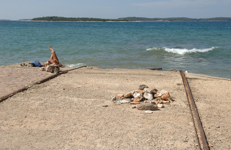 Grad Pula dobio je znatna sredstva za uređenje plaže na Hidrobazi (D. MEMEDOVIĆ)