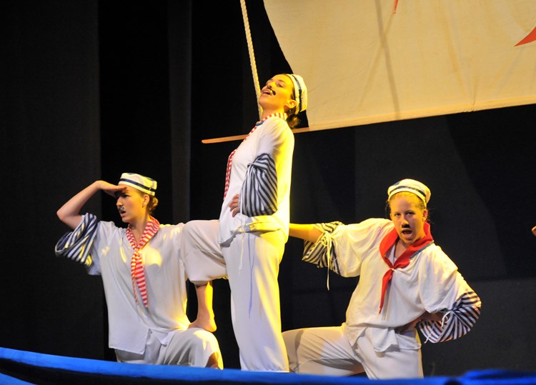 Iz predstave "Mala sirena" Teatra Naranča (N. LAZAREVIĆ)