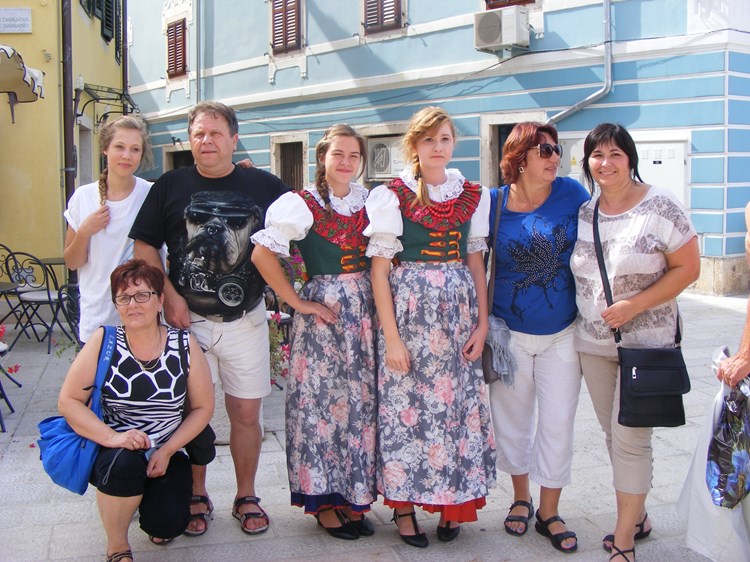 Svaka je grupa imala svoju tradicijsku nošnju (P. SOFTIĆ)