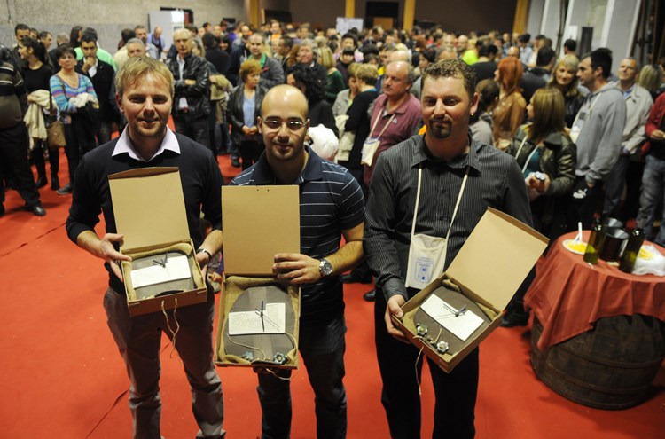Nagrađeni vinari na Fešti mladega vina