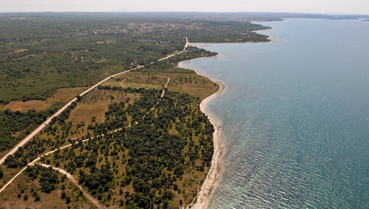 Nastavlja se s uređenjem plaža u Peroju i Barbarigi (N. LAZAREVIĆ)