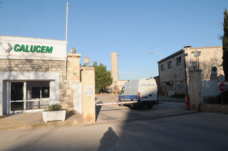 Nesreća na radu u tvornici cementa Calucem (D. ŠTIFANIĆ) 