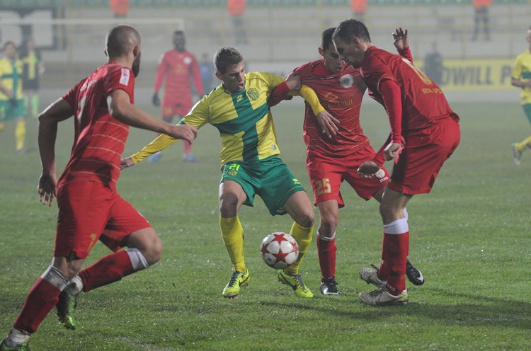 Petar Franjić u crvenom okruženju (M. MIJOŠEK)