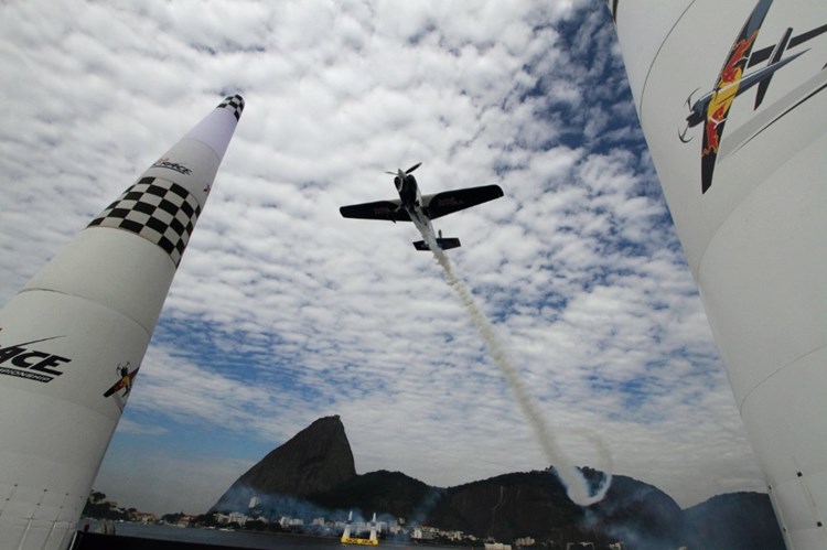 Na Red Bull Air Raceu nadmeću se najbolji svjetski letači