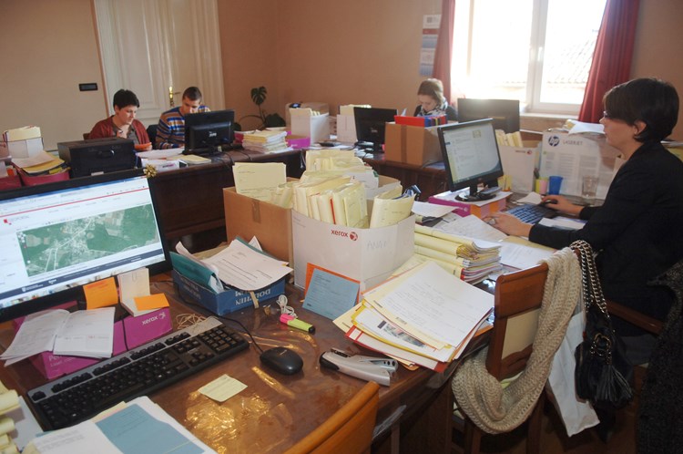 Vježbenici zaposleni na poslovima legalizacije bit će zaposleni kao referenti u Gradu (D. MEMEDOVIĆ)
