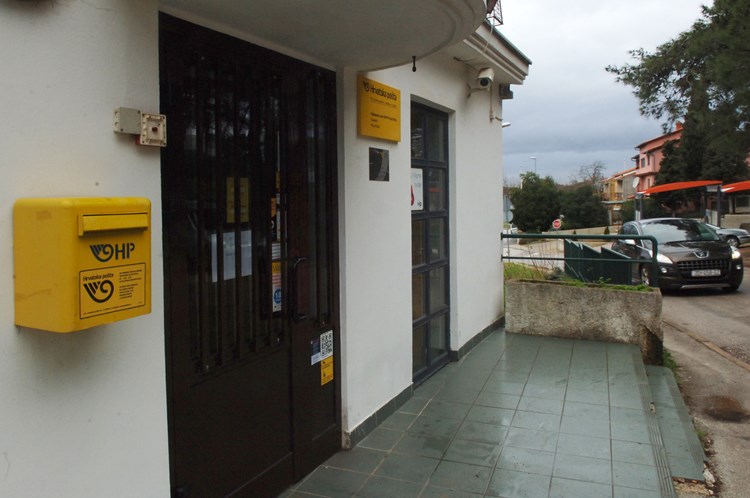 Opljačkana pošta u Creskoj ulici na Velom Vrhu (D. MEMEDOVIĆ)