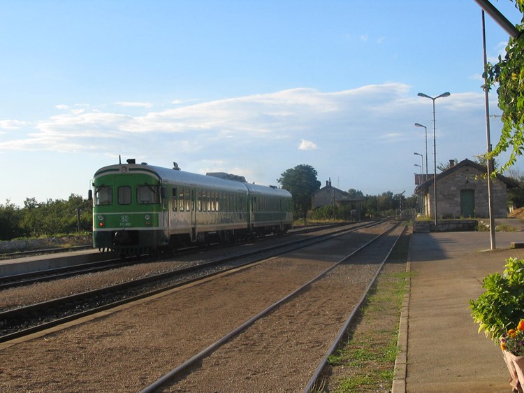 Zeleni vlak na stanici u Kanfanaru